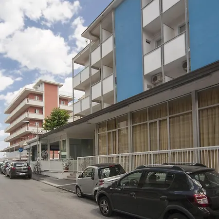 Hotell Sanremo 3*