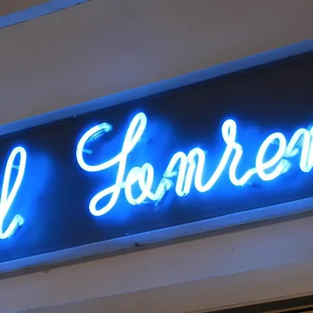 Hotel Sanremo 3*